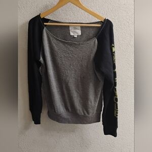 SoulCycle Womens Graphic Logo SLeeve Long Sleeve Sweatshirt Sz S